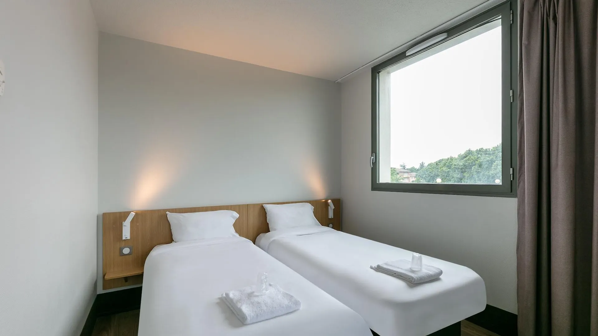 B&B Hotel Toulouse Basso Cambo 2*,